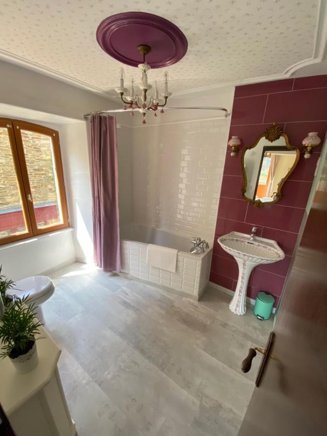 La Maison Du Paon- Josselin Aparthotel Esterno foto
