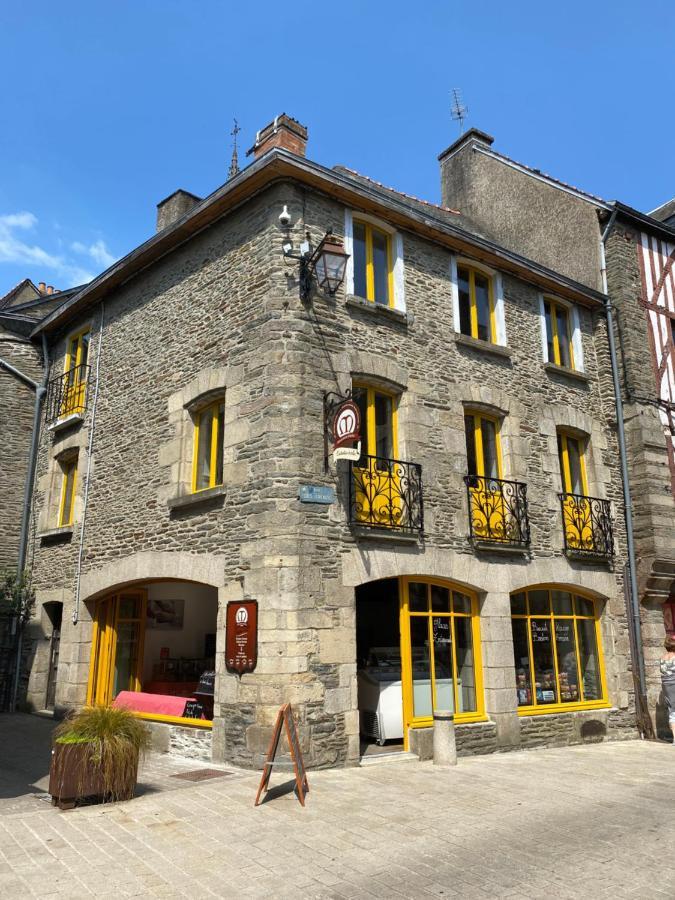 La Maison Du Paon- Josselin Aparthotel Esterno foto