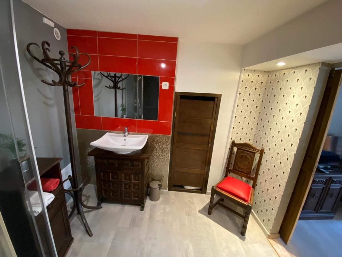 La Maison Du Paon- Josselin Aparthotel Esterno foto