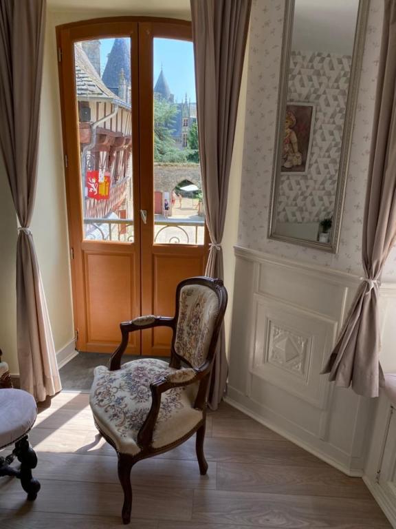 La Maison Du Paon- Josselin Aparthotel Esterno foto