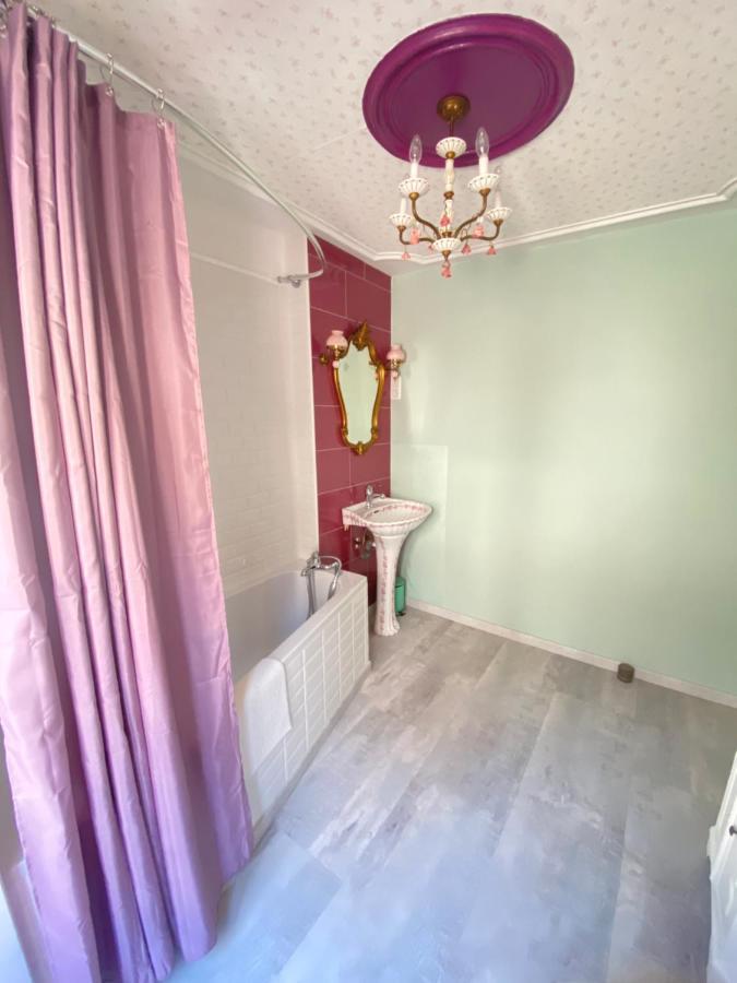 La Maison Du Paon- Josselin Aparthotel Esterno foto